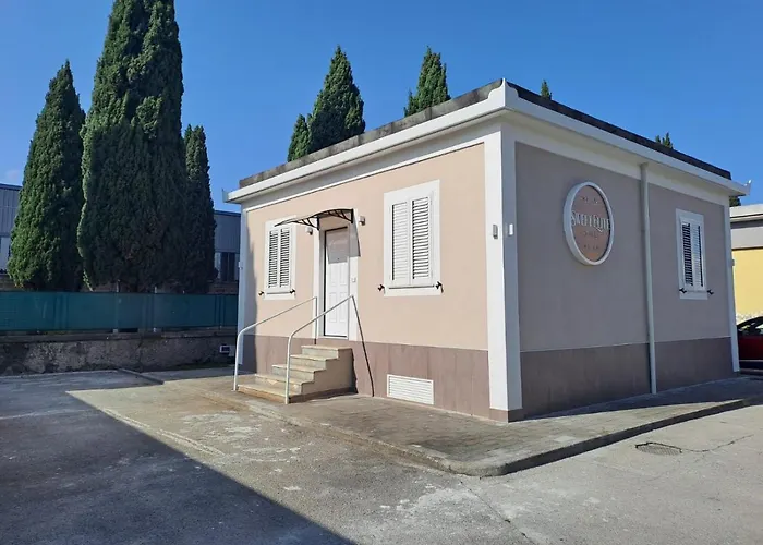 Sweet Elite House